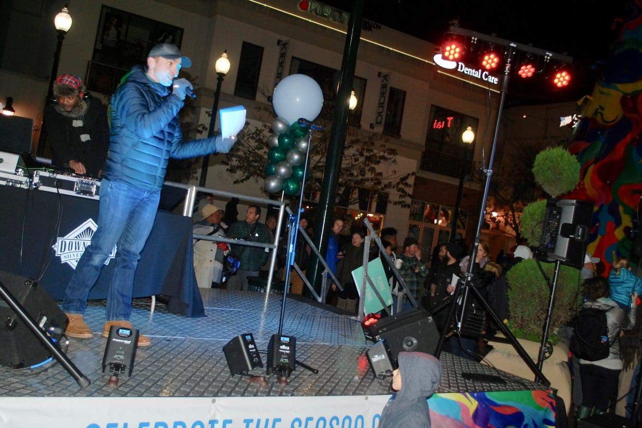 CommUNITY Holiday Tree Lit in Downtown Silver Spring