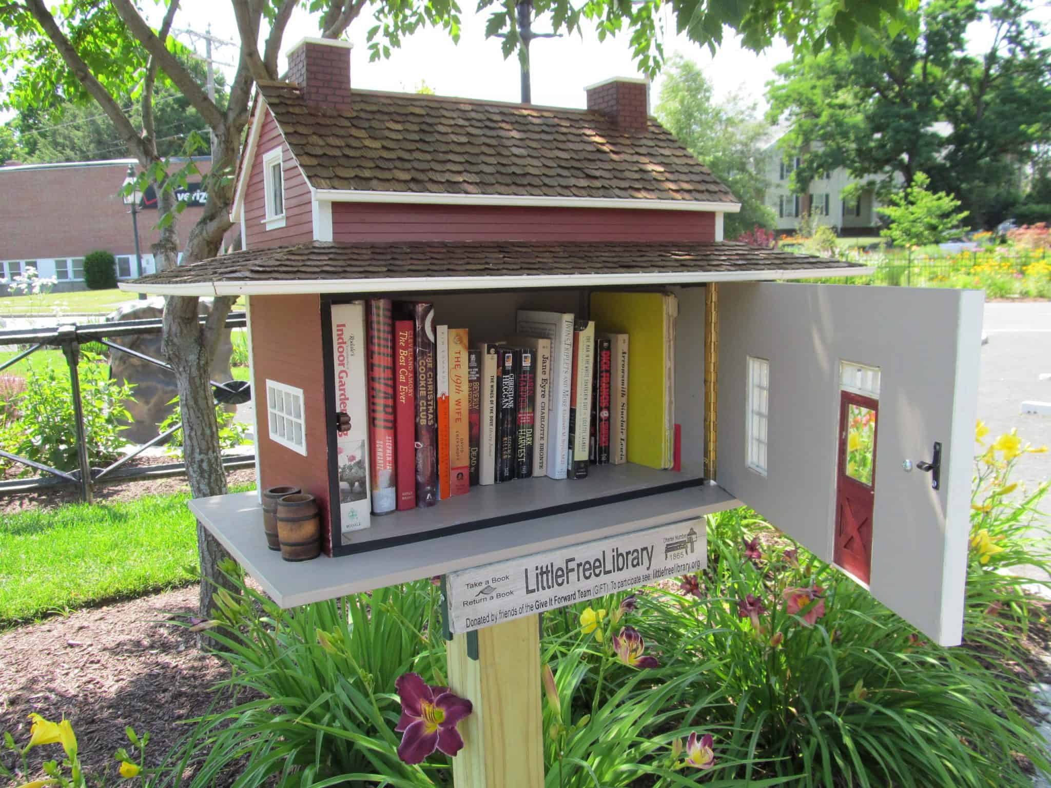 Area Civic Organizations Team Up to Install Little Free Libraries