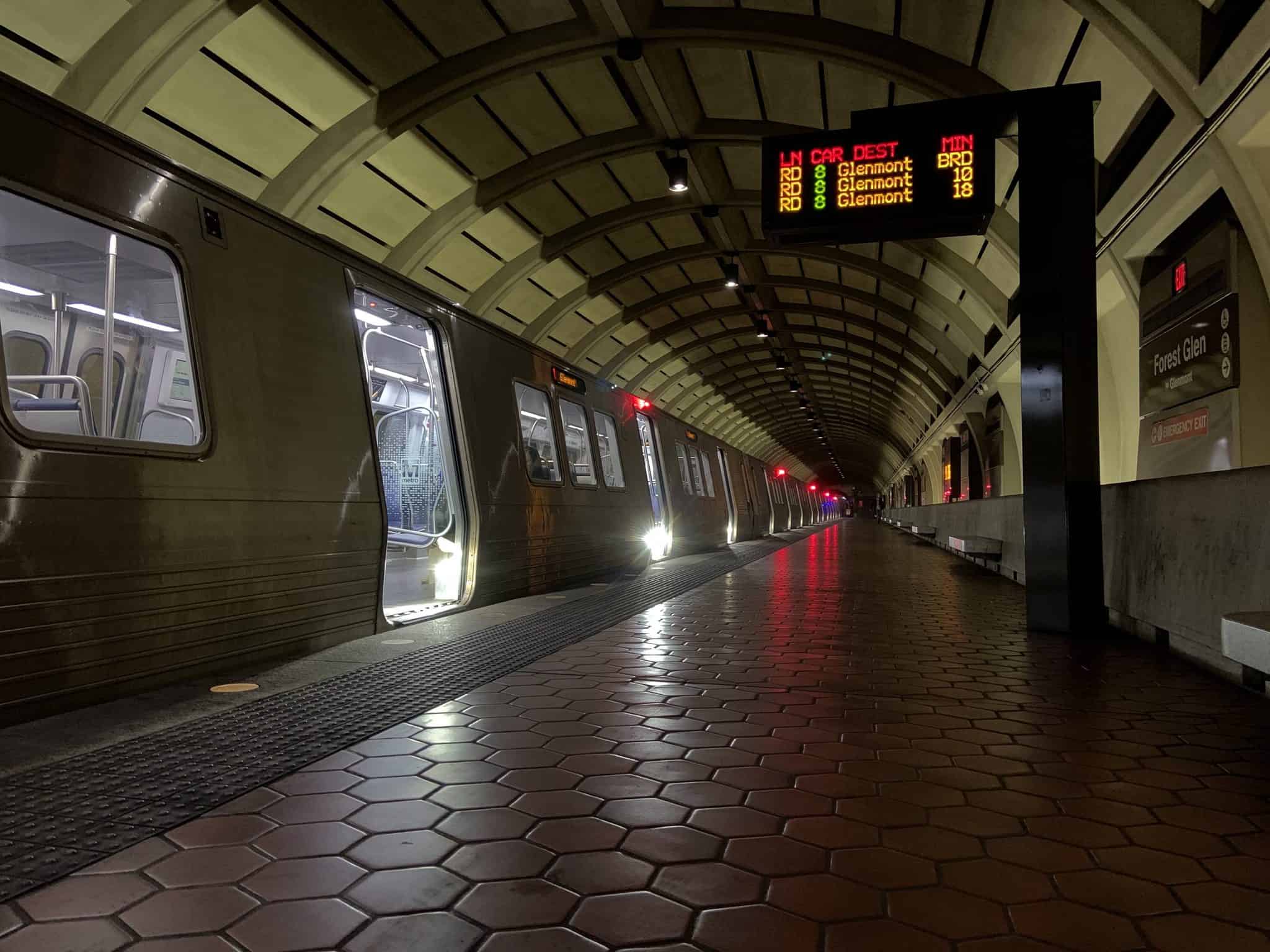 Metro Red Line Cars Separate; 6000-Series Fleet Pulled From Service
