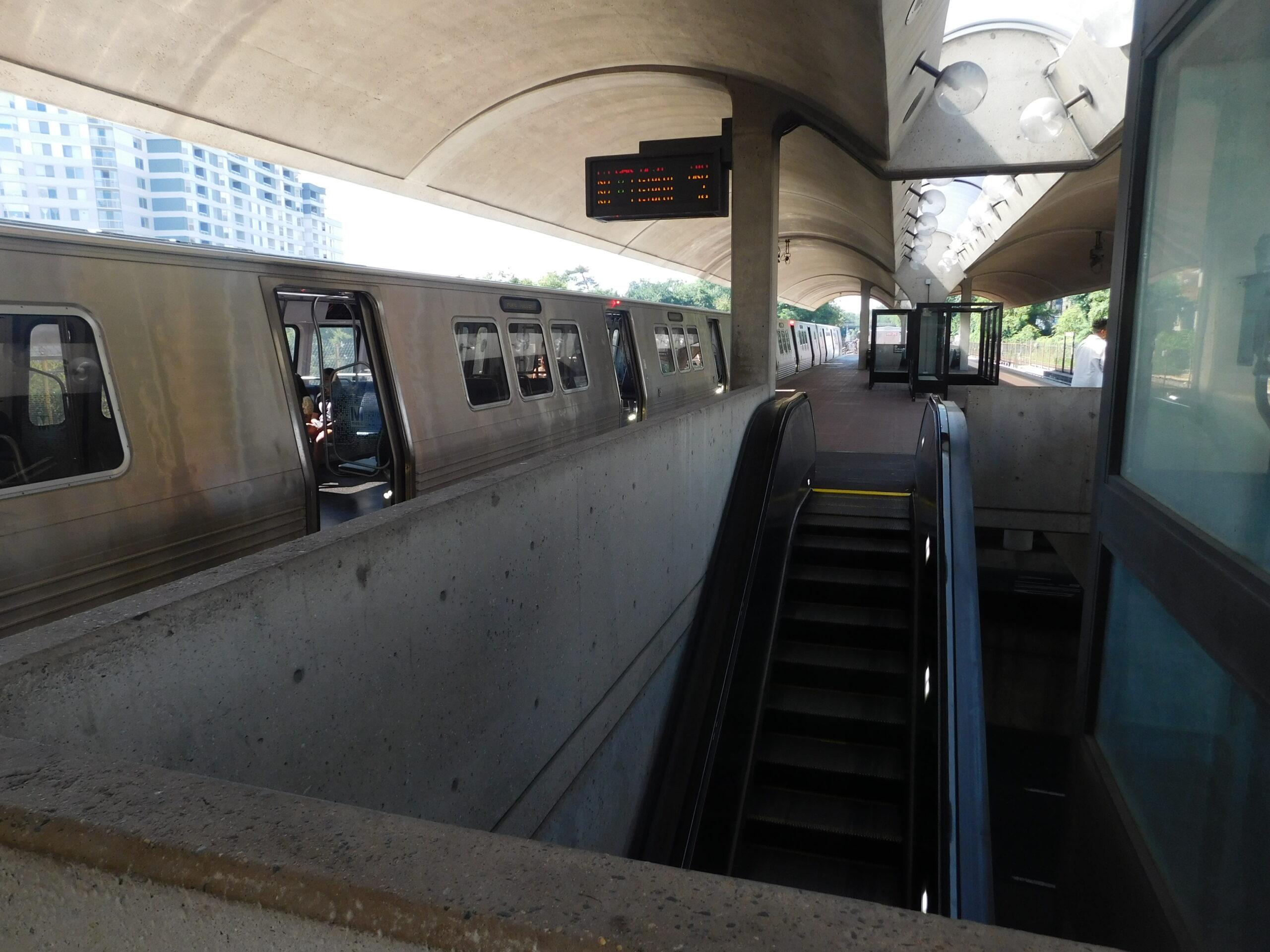Five Red Line Stations To Close This Weekend