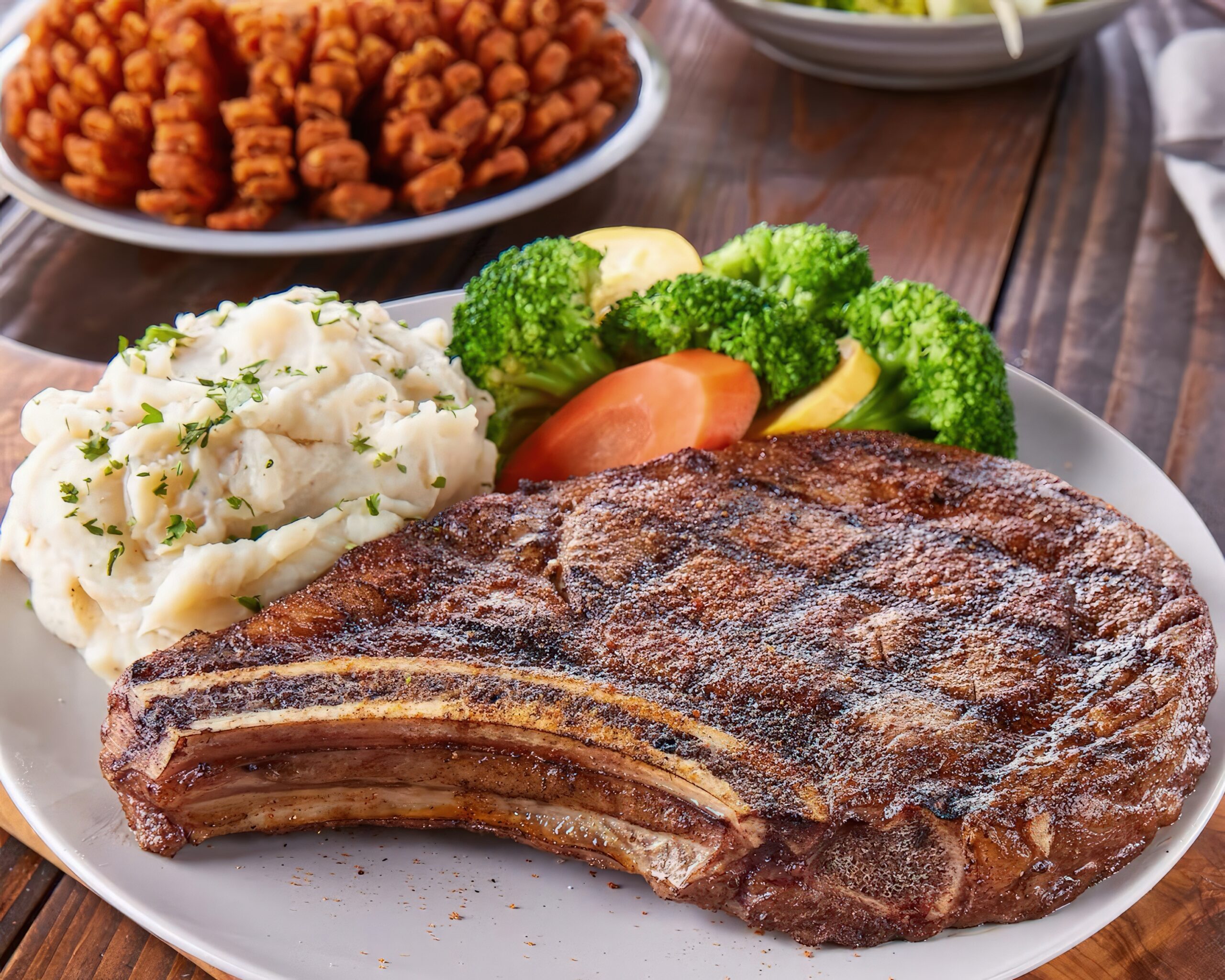 Outback Steakhouse to Open at Ellsworth Place