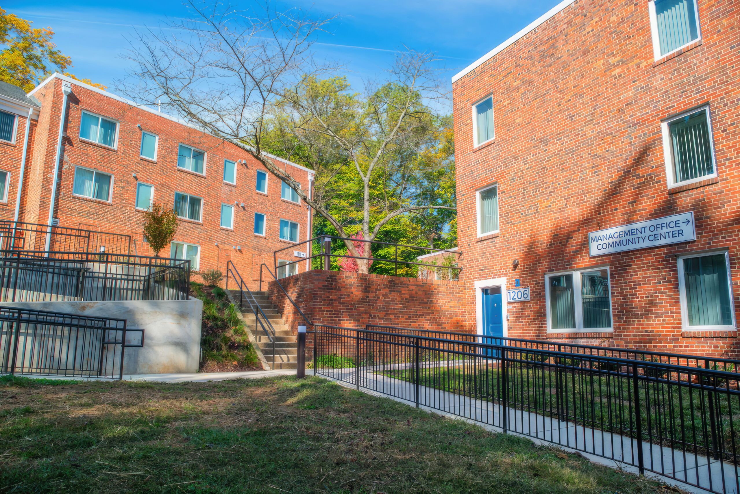 Ribbon Cutting Held for Colonnade at the Creek Renovation