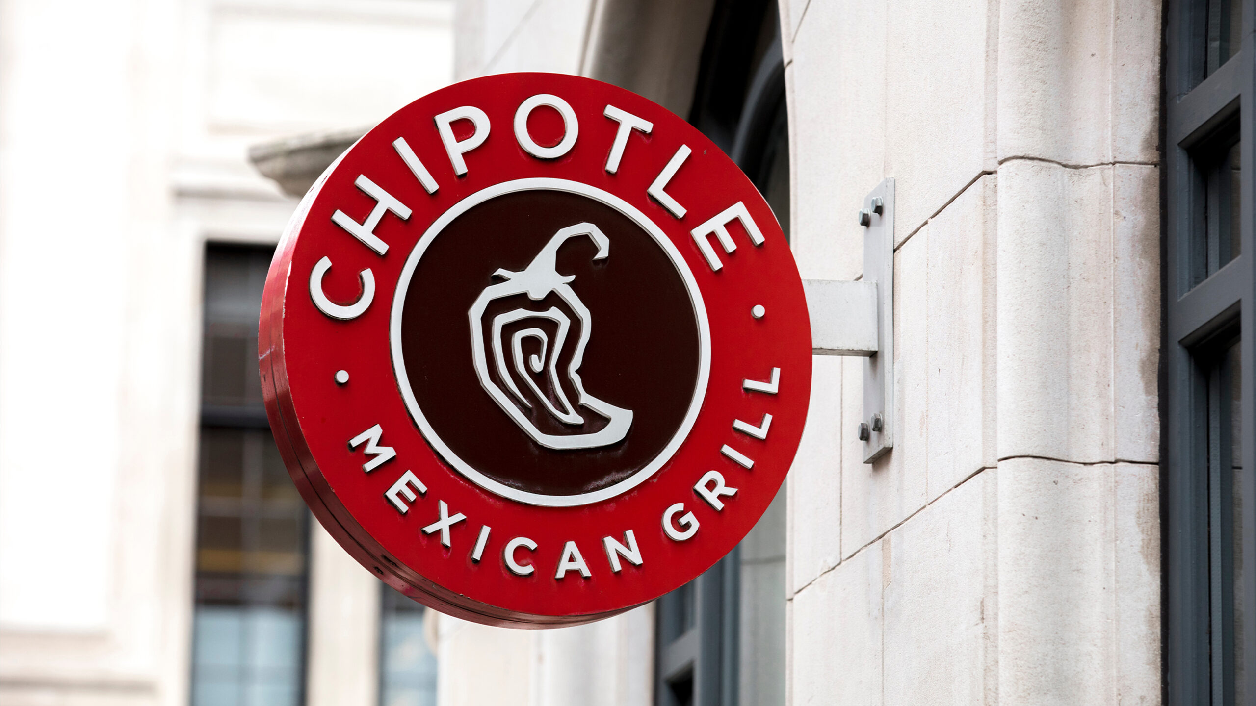 Chipotle Ramps Up Recruitment for ‘Burrito Season’: 19,000 Jobs Open