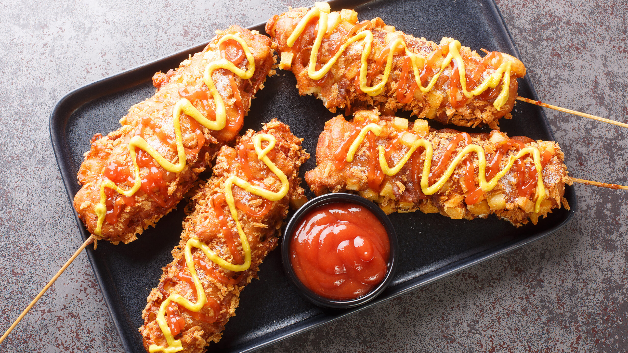 Two Hands Fresh Corn Dogs Shuts Down at Westfield Wheaton Mall