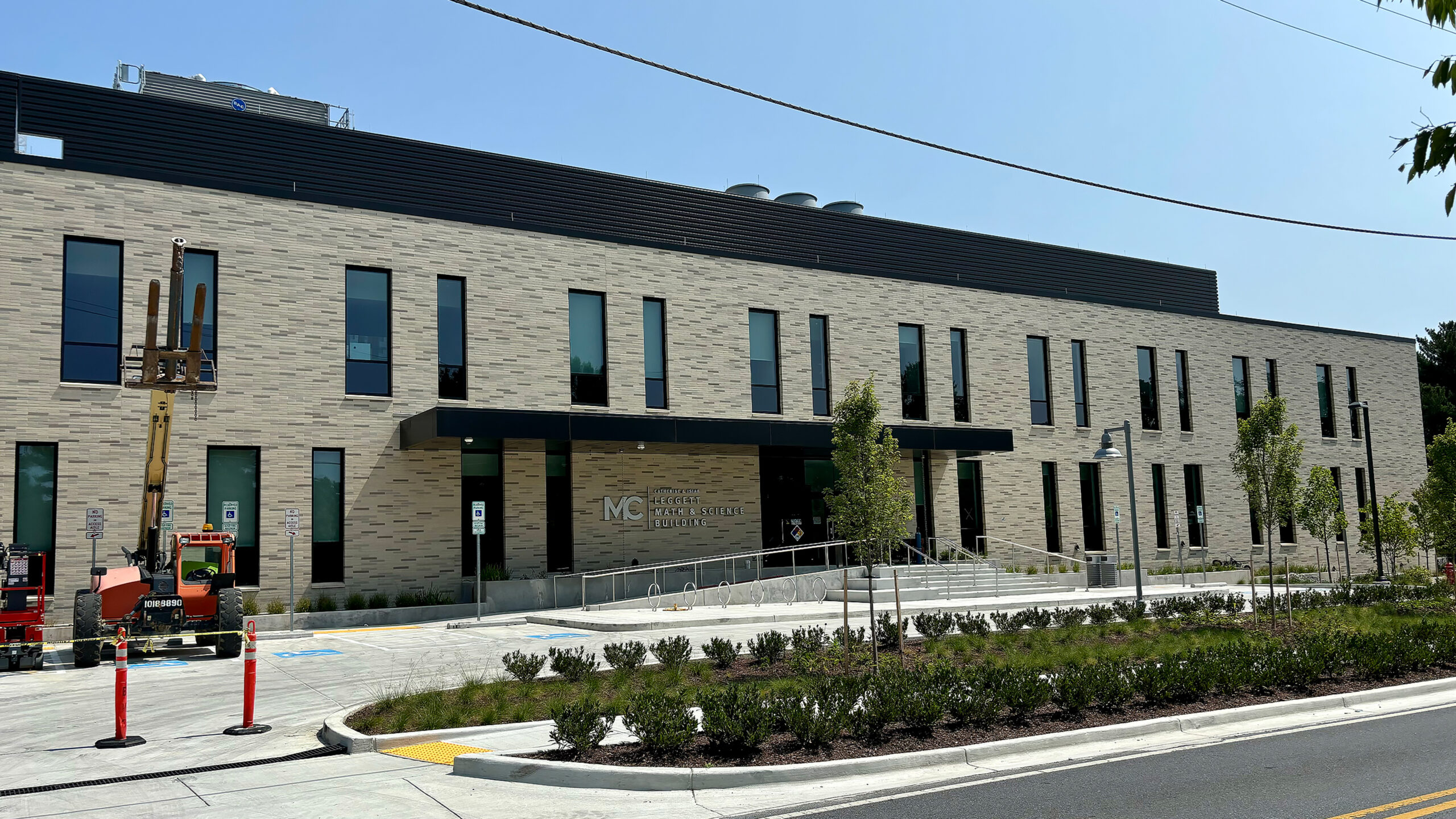 Montgomery College Names Science and Math Building for Catherine, Isiah Leggett