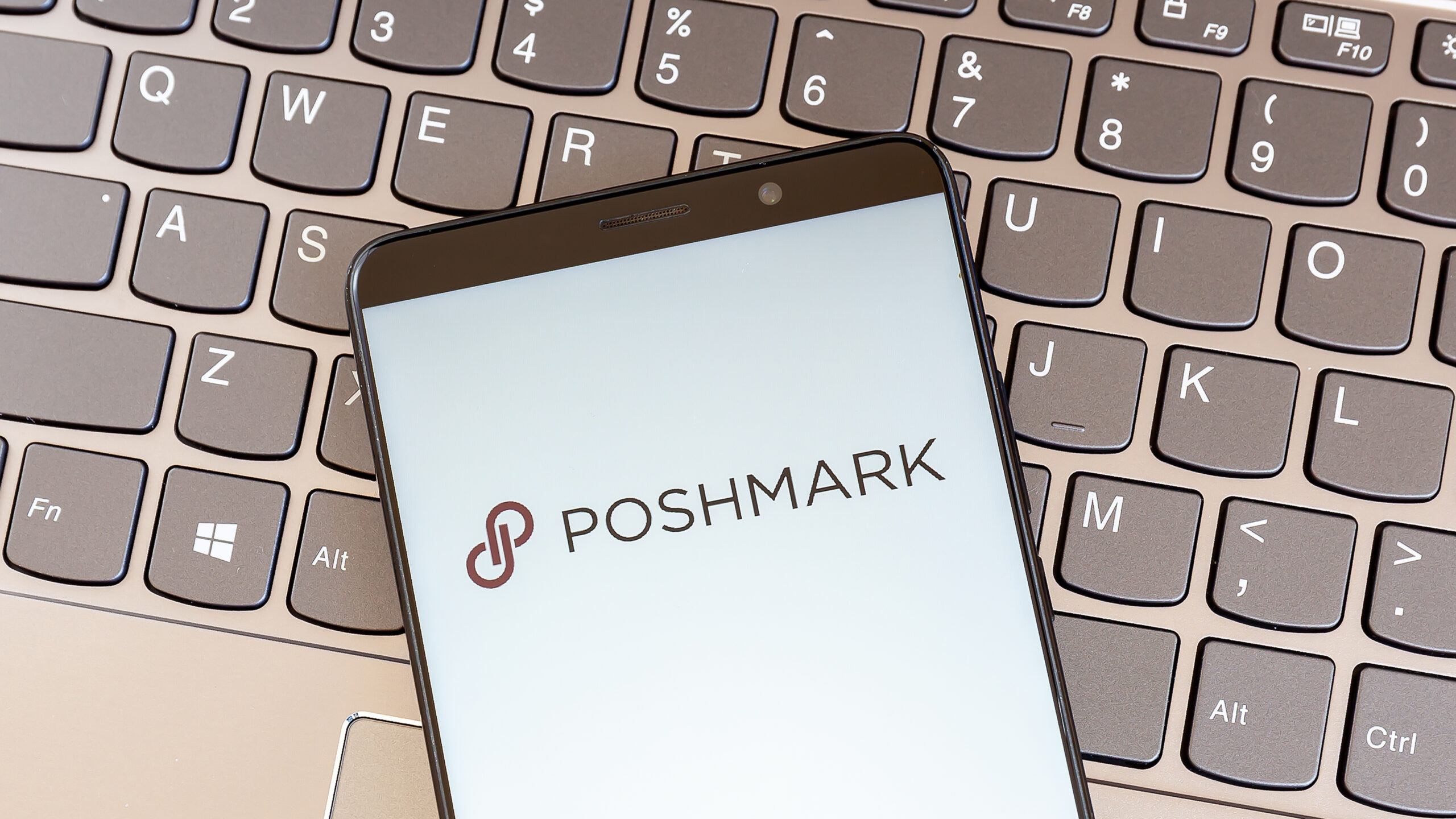 Detectives Investigate Poshmark Fraud Involving Triangulation Scheme